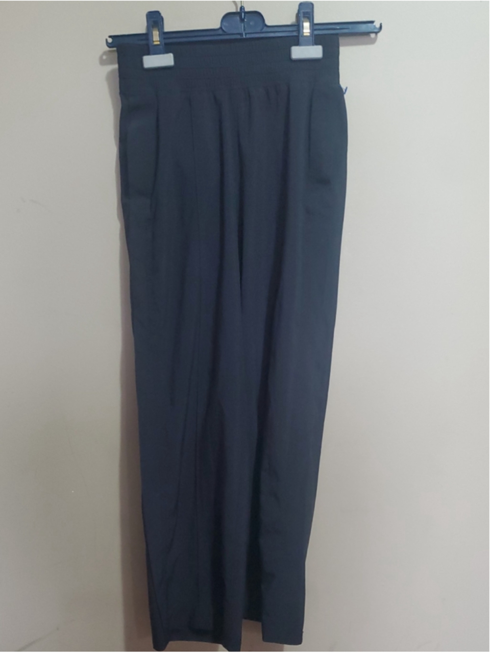 Lululemon Wanderer Crop Black Pants Size 2